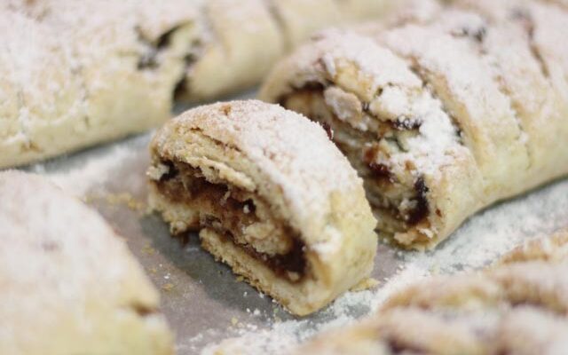 עוגיות רולדה במילוי תמרים