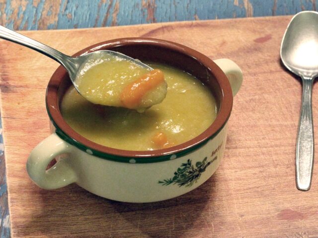 מרק ירקות עשיר ובריא – מתכון ביתי מחמם ומושלם ליום קר