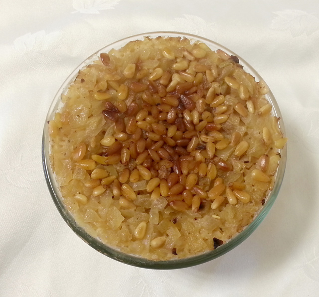 אורז עם בצל וצנוברים