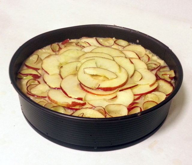 עוגת דבש ותפוחים