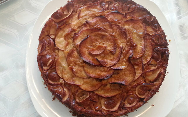 עוגת דבש ותפוחים