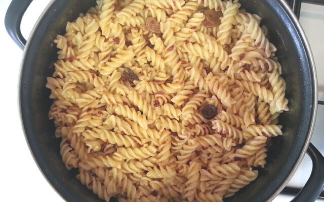 סלט פסטה עם עגבניות מיובשות