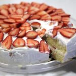 עוגת תותים וקצפת - עוגת היער הלבן (יש גם גרסה בלי גלוטן)