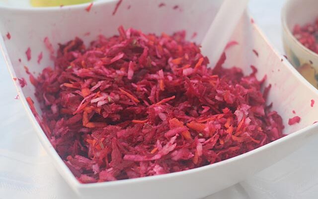 סלט שורשים – סלק, קולורבי, גזר ותפוח