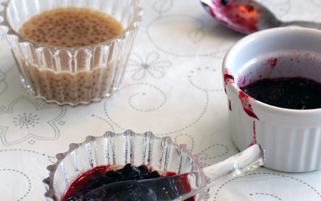 קינוח טפיוקה עם רוטב פירות יער