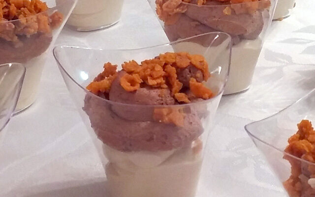 קינוח מוס חלבה ומוס שוקולד