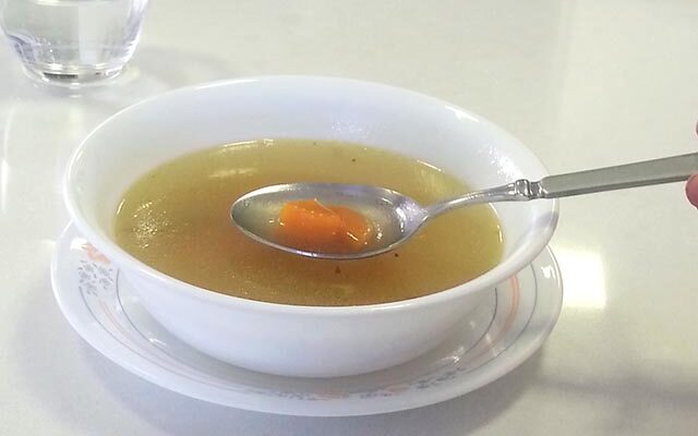 מרק צח (מגרונות הודו או עוף)