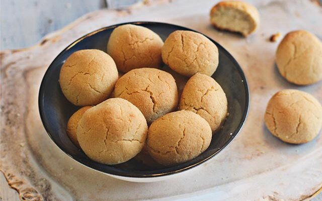 עוגיות ממרח שומשום וקוקוס ללא גלוטן